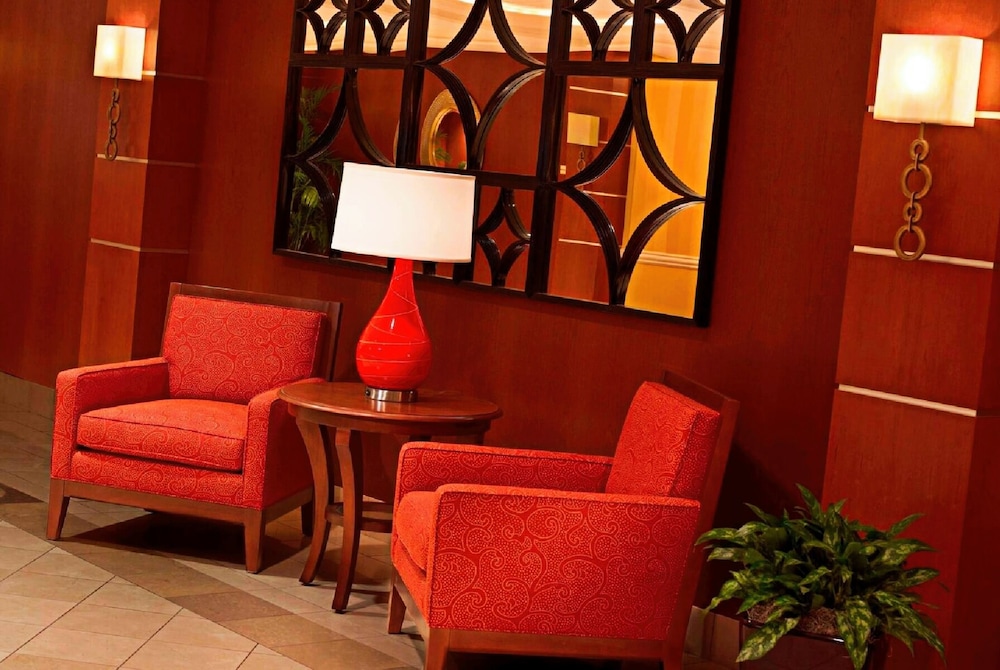 Imagen de los interiores del Hotel Wyndham Cleveland Airport. Foto 15
