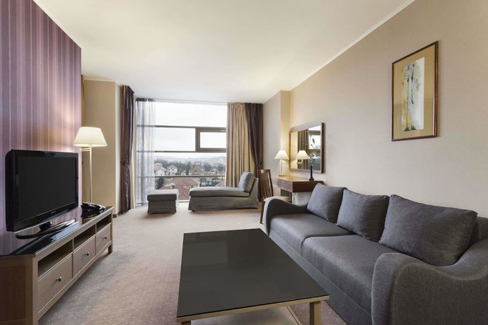 Imagen de la habitación del Hotel Wyndham Cluj. Foto 3