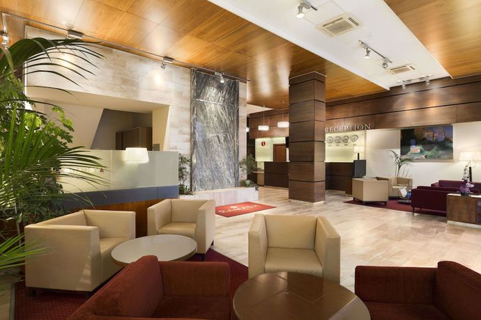 Imagen de los interiores del Hotel Wyndham Cluj. Foto 18