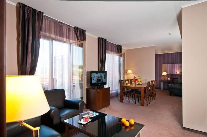 Imagen de la habitación del Hotel Wyndham Cluj. Foto 17