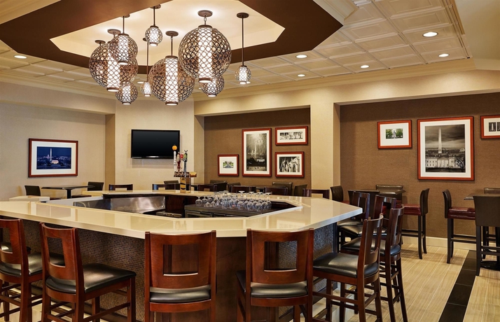 Imagen del bar/restaurante del Hotel Wyndham College Park North / Washington Dc Area. Foto 4