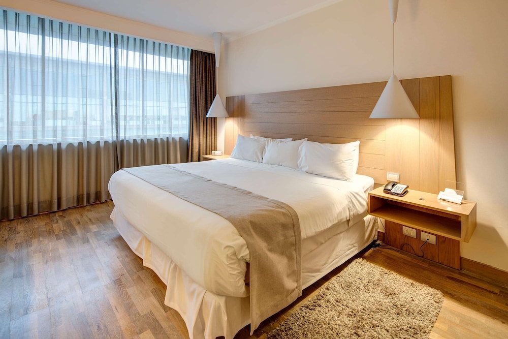 Imagen de la habitación del Hotel Wyndham Concepcion Pettra. Foto 13