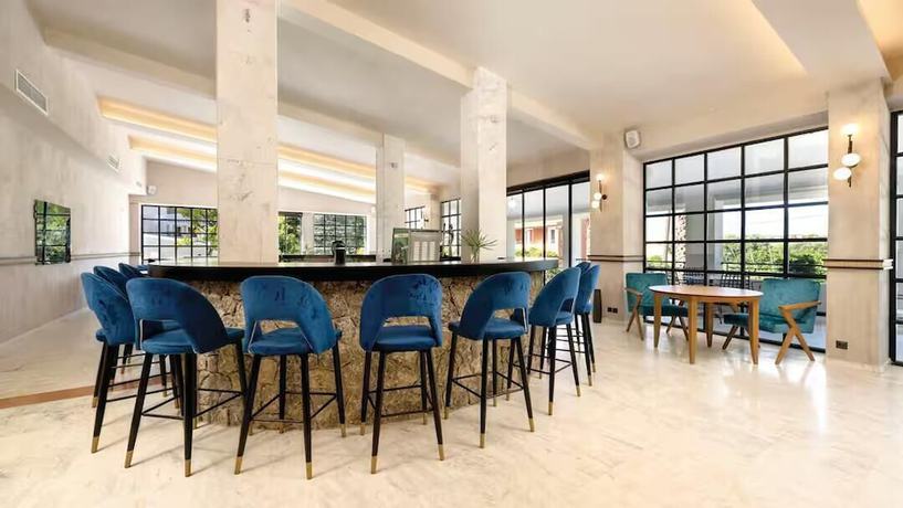 Imagen de los interiores del Hotel Wyndham Corfu Acharavi. Foto 9