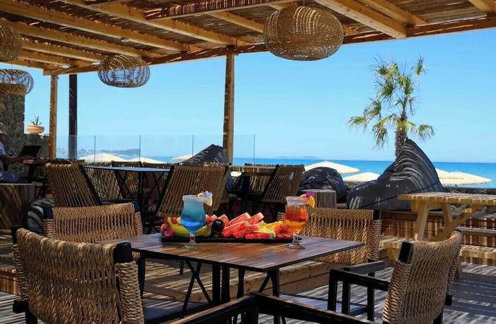 Imagen del bar/restaurante del Hotel Wyndham Corfu Acharavi. Foto 4