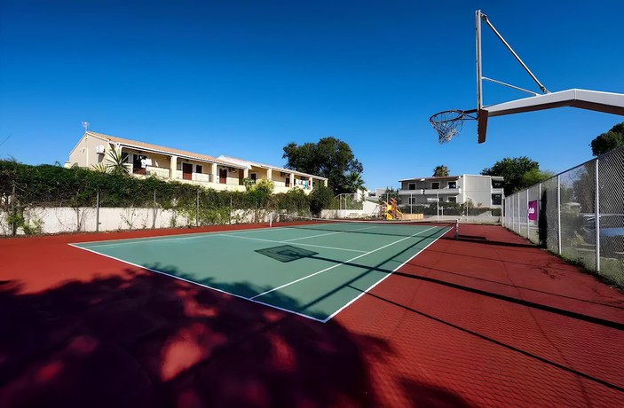 Imagen de los interiores del Hotel Wyndham Corfu Acharavi. Foto 12