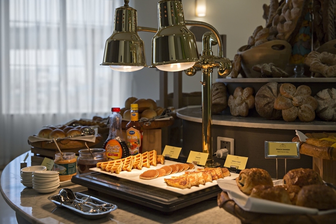 Imagen del bar/restaurante del Hotel Wyndham Danang Golden Bay. Foto 3