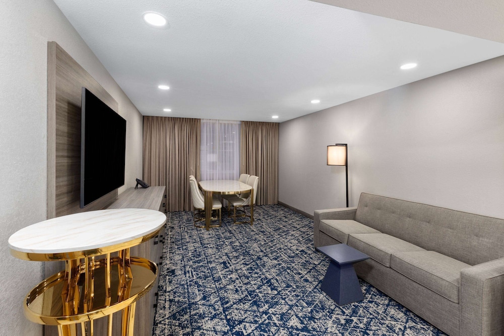 Imagen de la habitación del Hotel Wyndham Dfw Airport. Foto 15