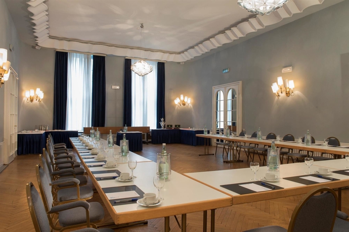 Imagen de los interiores del Hotel Wyndham Duisburger Hof. Foto 14