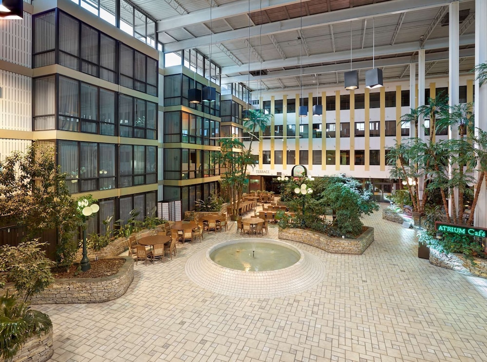 Imagen de los interiores del Hotel Wyndham Edmonton and Conference Centre. Foto 15