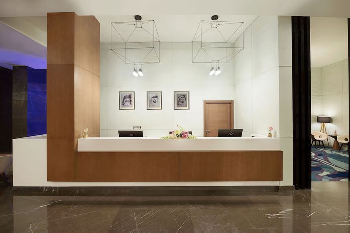 Imagen de los interiores del Hotel Wyndham Garden Ajman Corniche. Foto 16