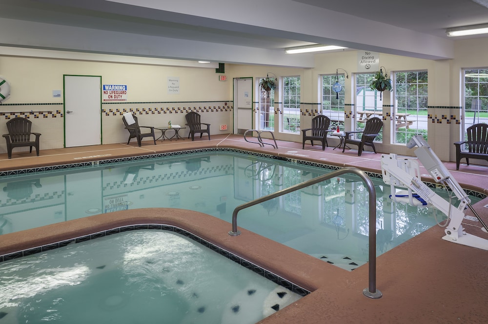 Imagen de la piscina del Hotel Wyndham Garden Anchorage Airport. Foto 19