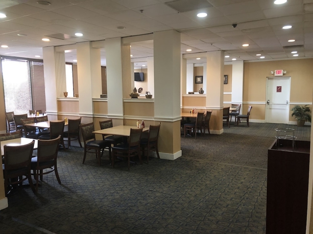 Imagen del bar/restaurante del Hotel Wyndham Garden Atlanta Airport. Foto 4