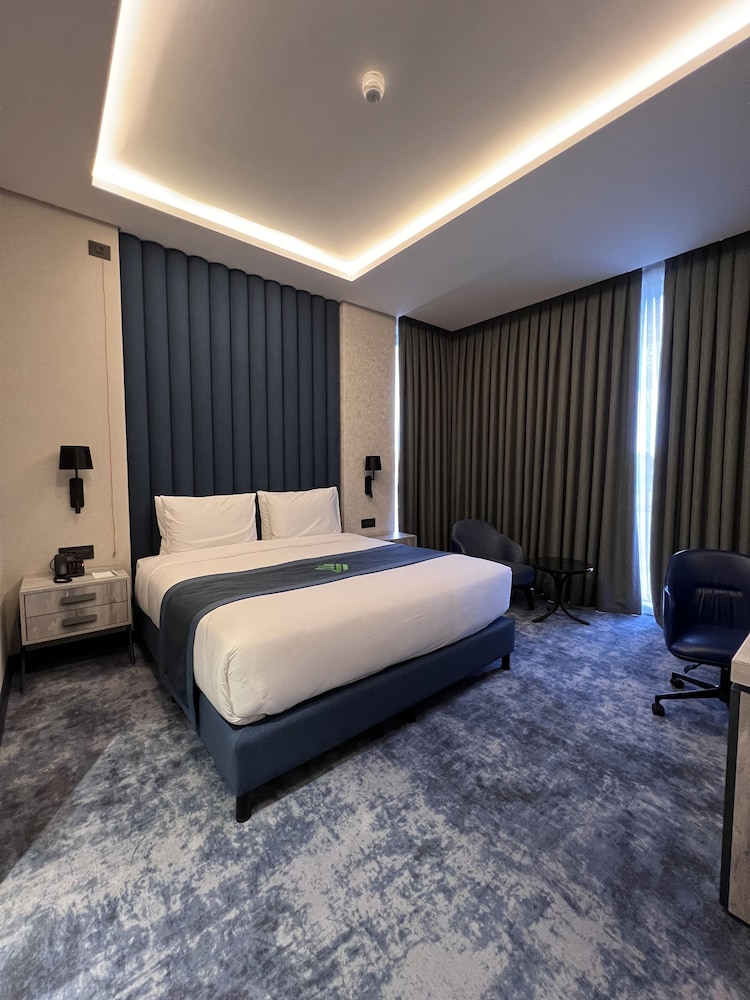 Imagen de la habitación del Hotel Wyndham Garden Baku. Foto 6