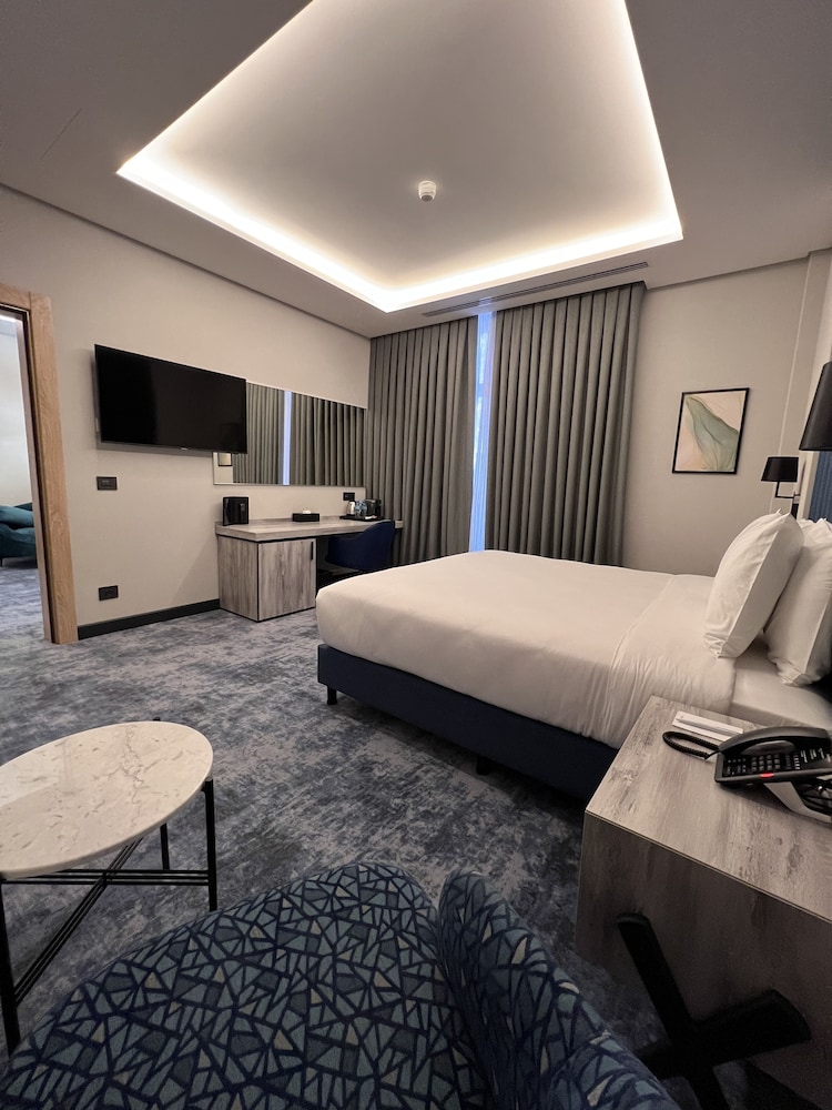 Imagen de la habitación del Hotel Wyndham Garden Baku. Foto 12