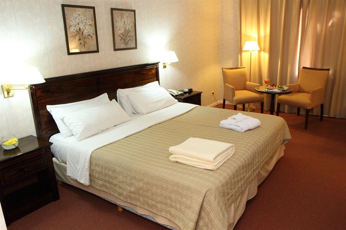 Imagen de la habitación del Hotel Wyndham Garden Campana. Foto 10