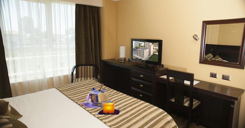 Imagen de la habitación del Hotel Wyndham Garden Concepcion. Foto 5