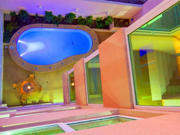 Imagen de la piscina del Hotel Wyndham Garden Concepcion. Foto 14