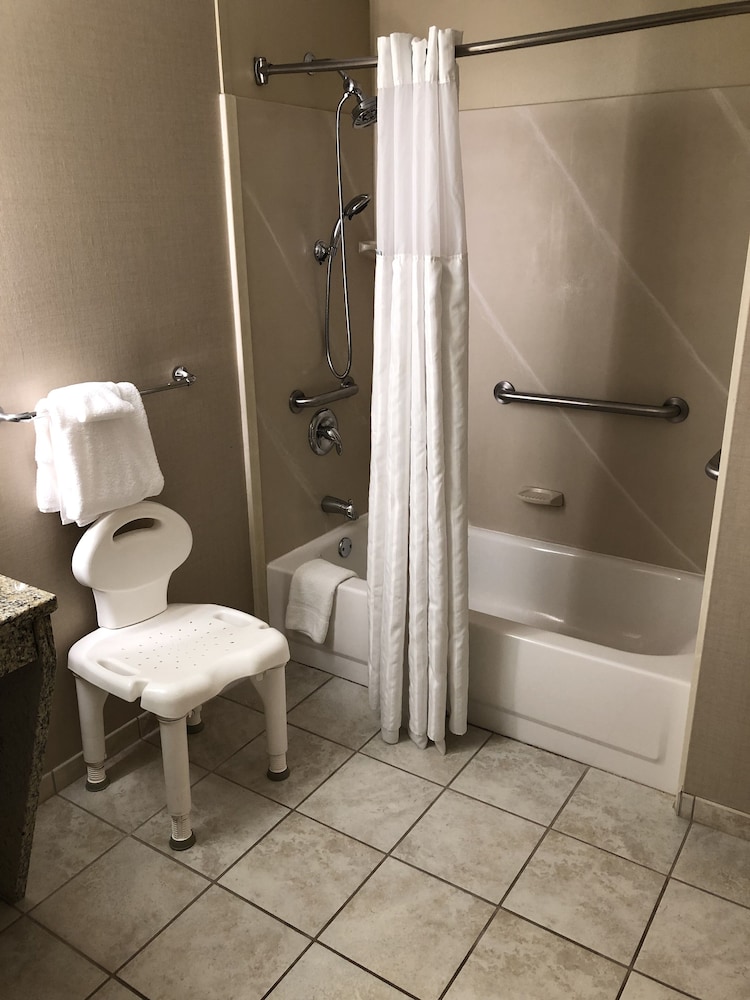 Imagen de la habitación del Hotel Wyndham Garden Cross Lanes Charleston. Foto 9