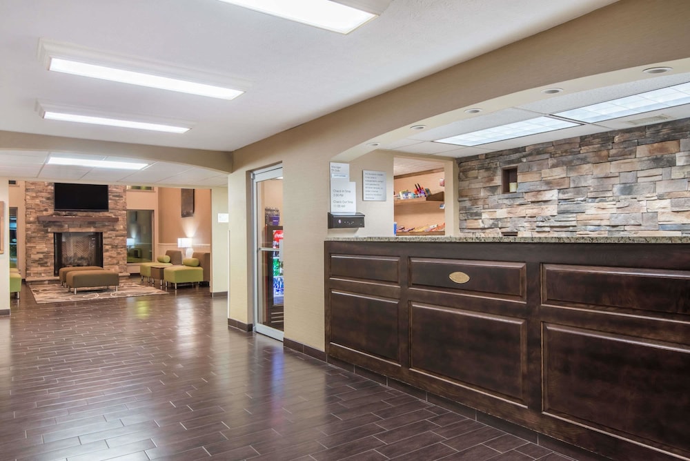 Imagen de los interiores del Hotel Wyndham Garden Cross Lanes Charleston. Foto 16