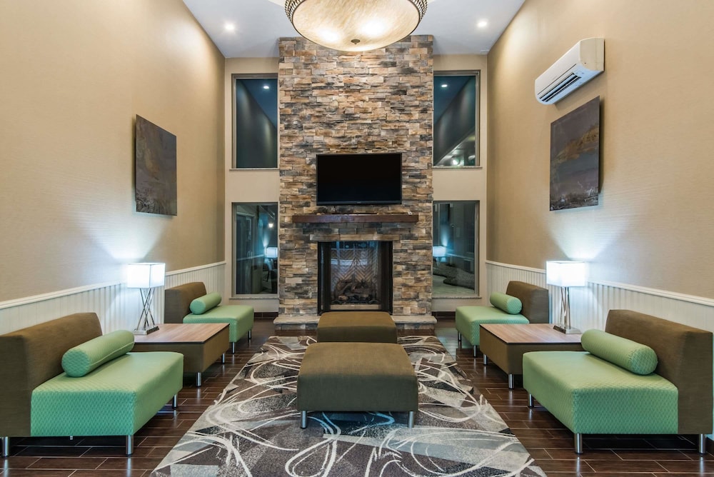 Imagen de los interiores del Hotel Wyndham Garden Cross Lanes Charleston. Foto 17