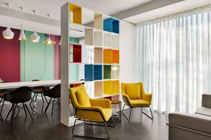 Imagen de los interiores del Hotel Wyndham Garden Florence. Foto 12