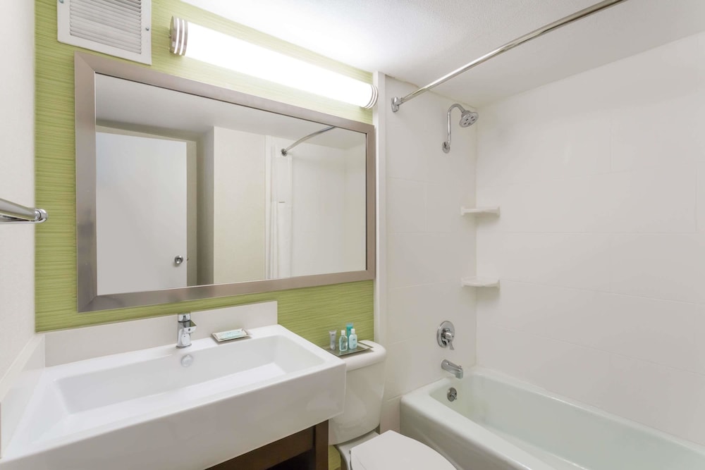Imagen de la habitación del Hotel Wyndham Garden Fresno Yosemite Airport. Foto 14