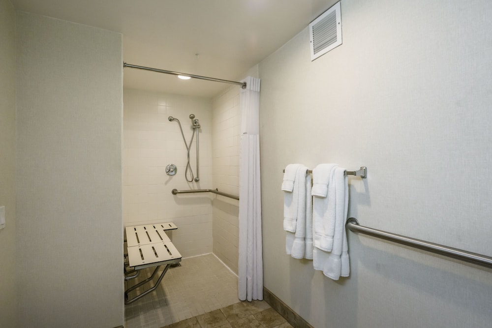 Imagen de la habitación del Hotel Wyndham Garden Fresno Yosemite Airport. Foto 16