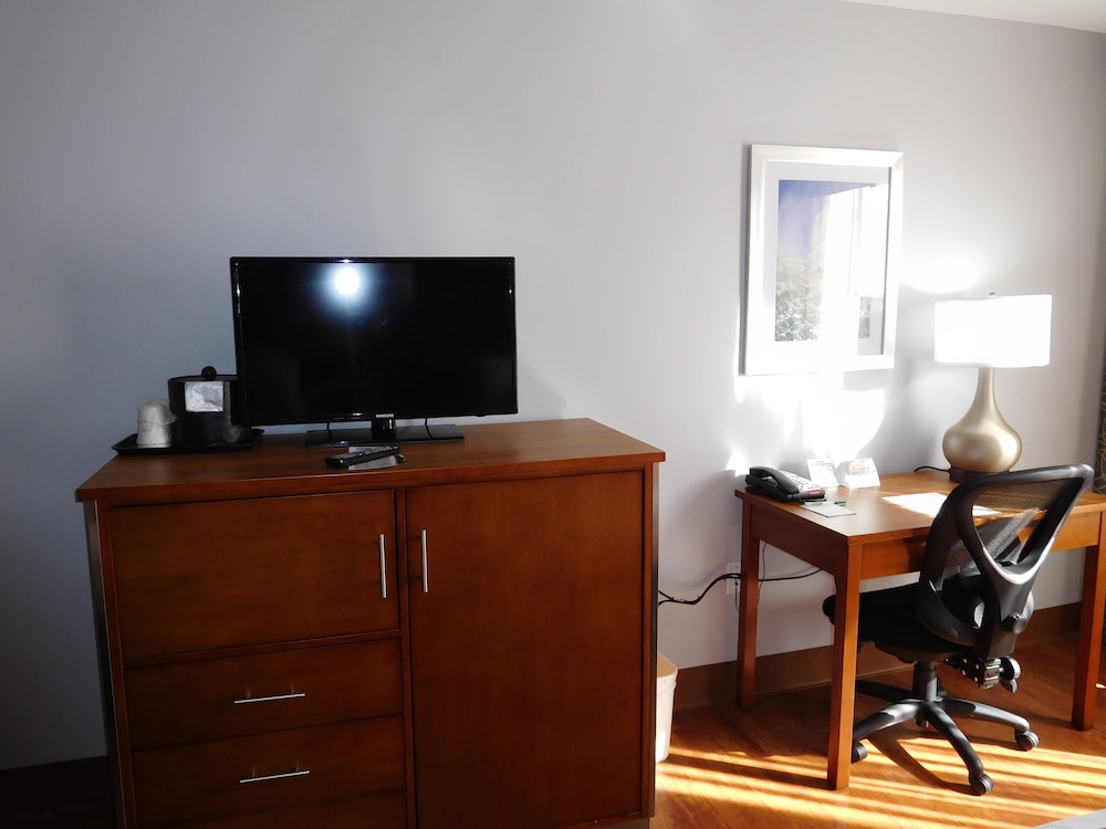 Imagen de la habitación del Hotel Wyndham Garden Greensboro. Foto 11