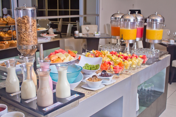 Imagen del bar/restaurante del Hotel Wyndham Garden Guayaquil. Foto 3