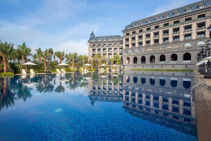 Imagen de la piscina del Hotel Wyndham Garden Haikou South. Foto 15