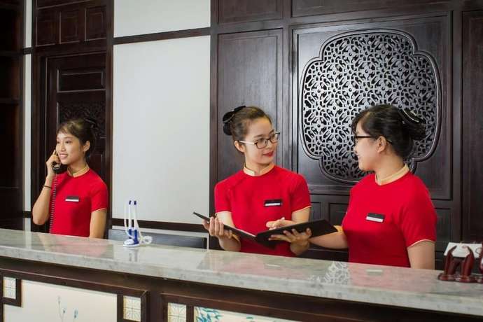 Imagen de los interiores del Hotel Wyndham Garden Hoi An Cua Dai. Foto 16