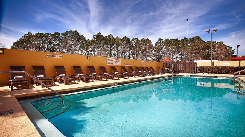 Imagen de la piscina del Hotel Wyndham Garden Jacksonville. Foto 11