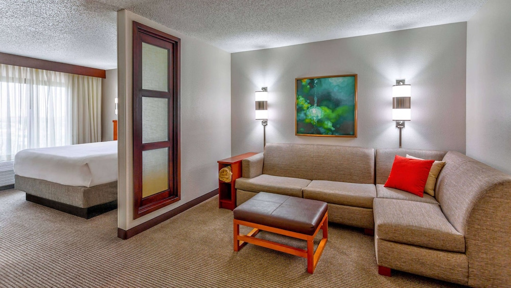 Imagen de la habitación del Hotel Wyndham Garden Kansas City Airport. Foto 4