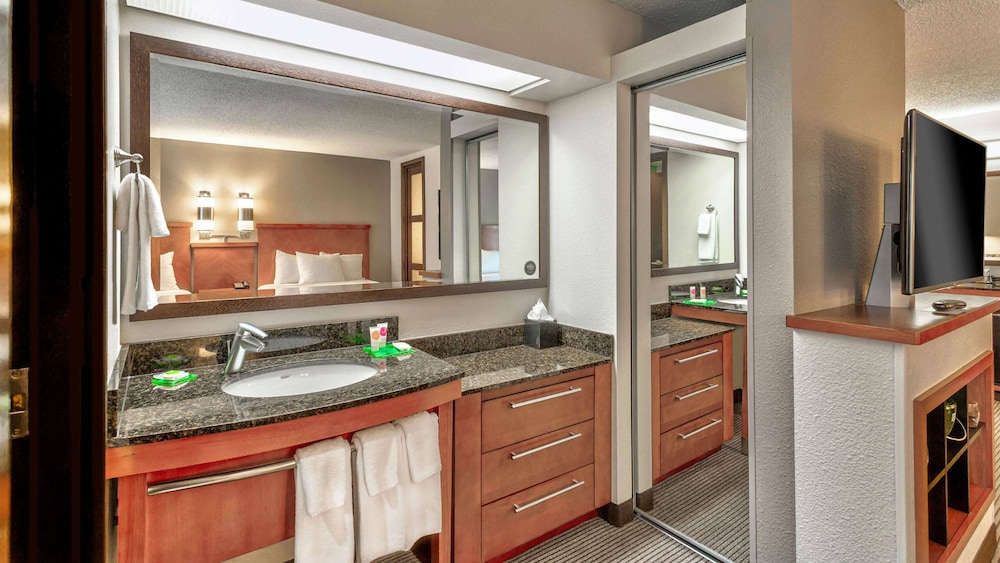 Imagen de la habitación del Hotel Wyndham Garden Kansas City Airport. Foto 12