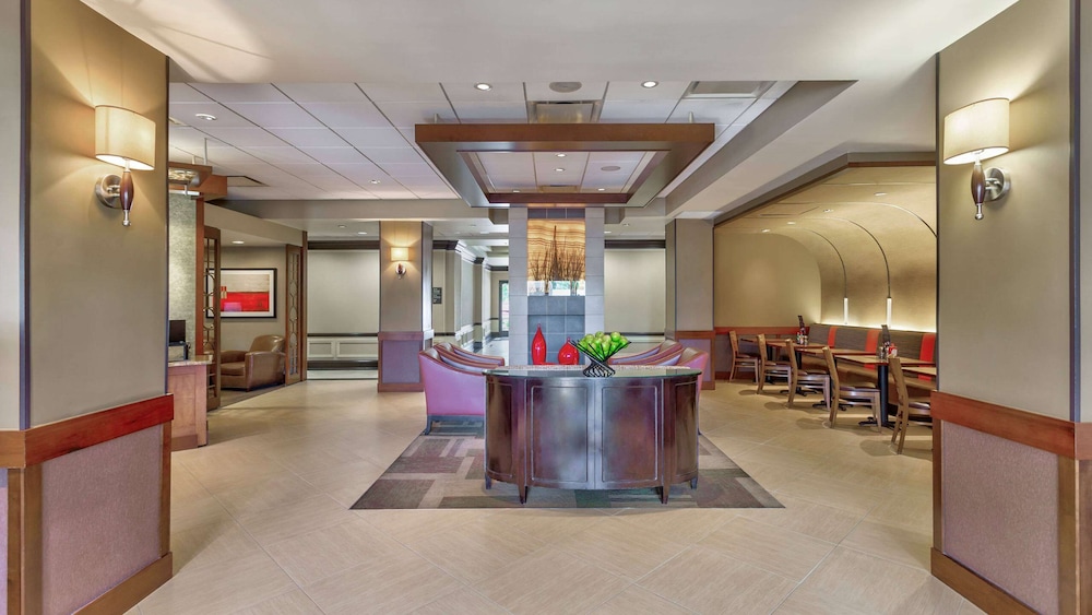 Imagen de los interiores del Hotel Wyndham Garden Kansas City Airport. Foto 14
