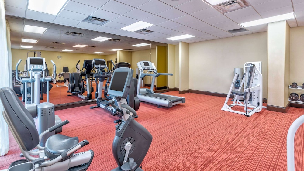 Imagen de los interiores del Hotel Wyndham Garden Kansas City Airport. Foto 16