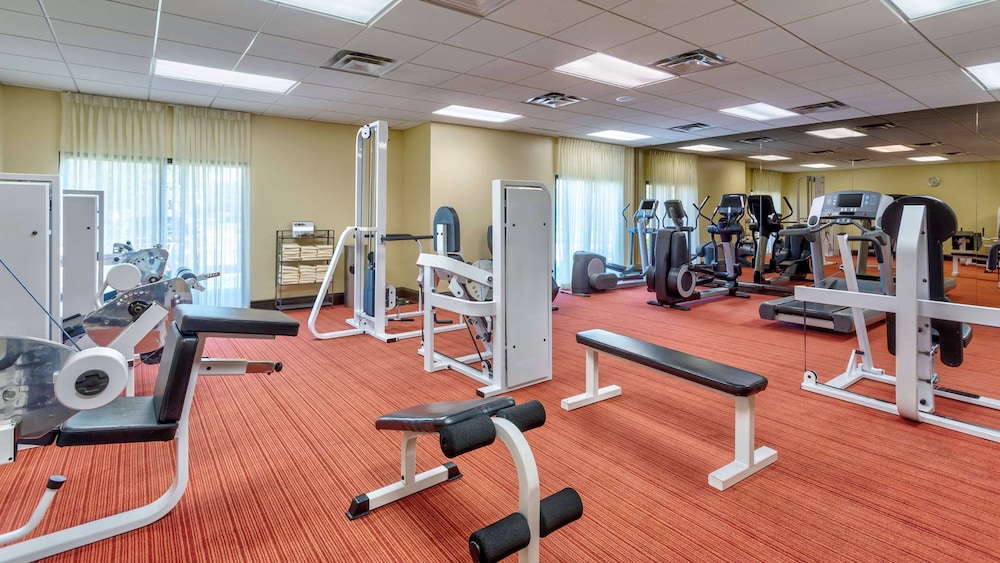 Imagen de los interiores del Hotel Wyndham Garden Kansas City Airport. Foto 17