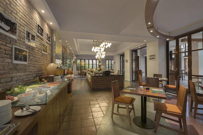 Imagen del bar/restaurante del Hotel Wyndham Garden Kuta Beach, Bali. Foto 2