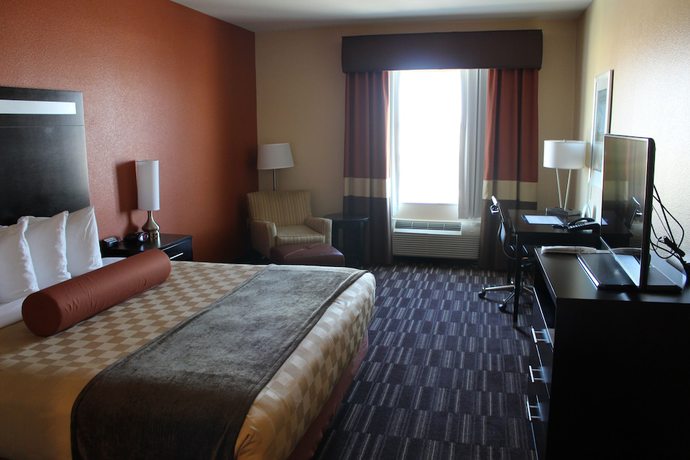 Imagen de la habitación del Hotel Wyndham Garden Lancaster Ca. Foto 8