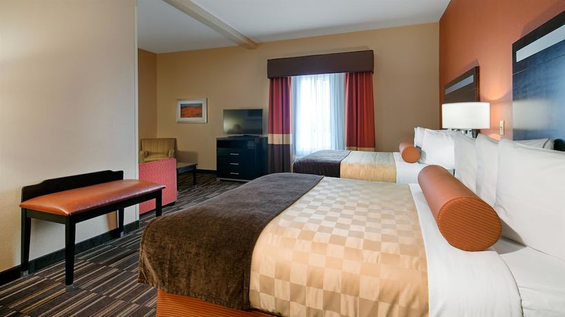 Imagen de la habitación del Hotel Wyndham Garden Lancaster Ca. Foto 10