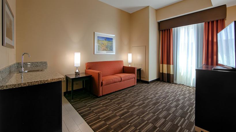 Imagen de la habitación del Hotel Wyndham Garden Lancaster Ca. Foto 12