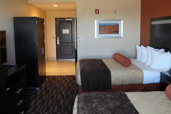 Imagen de la habitación del Hotel Wyndham Garden Lancaster Ca. Foto 17