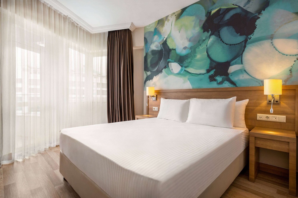 Imagen de la habitación del Hotel Wyndham Garden Lara. Foto 6