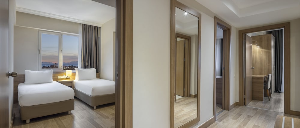 Imagen de la habitación del Hotel Wyndham Garden Lara. Foto 7