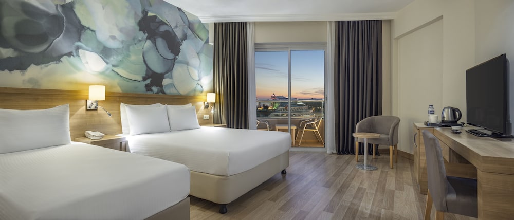 Imagen de la habitación del Hotel Wyndham Garden Lara. Foto 8