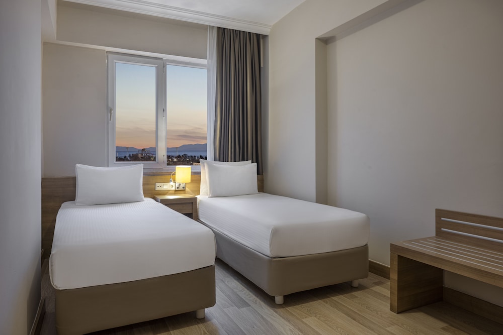 Imagen de la habitación del Hotel Wyndham Garden Lara. Foto 14