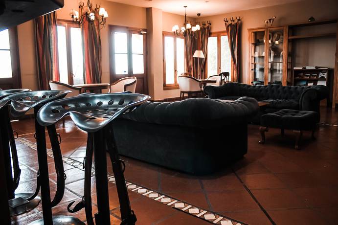 Imagen del bar/restaurante del Hotel Wyndham Garden Luj&aacute;n. Foto 4