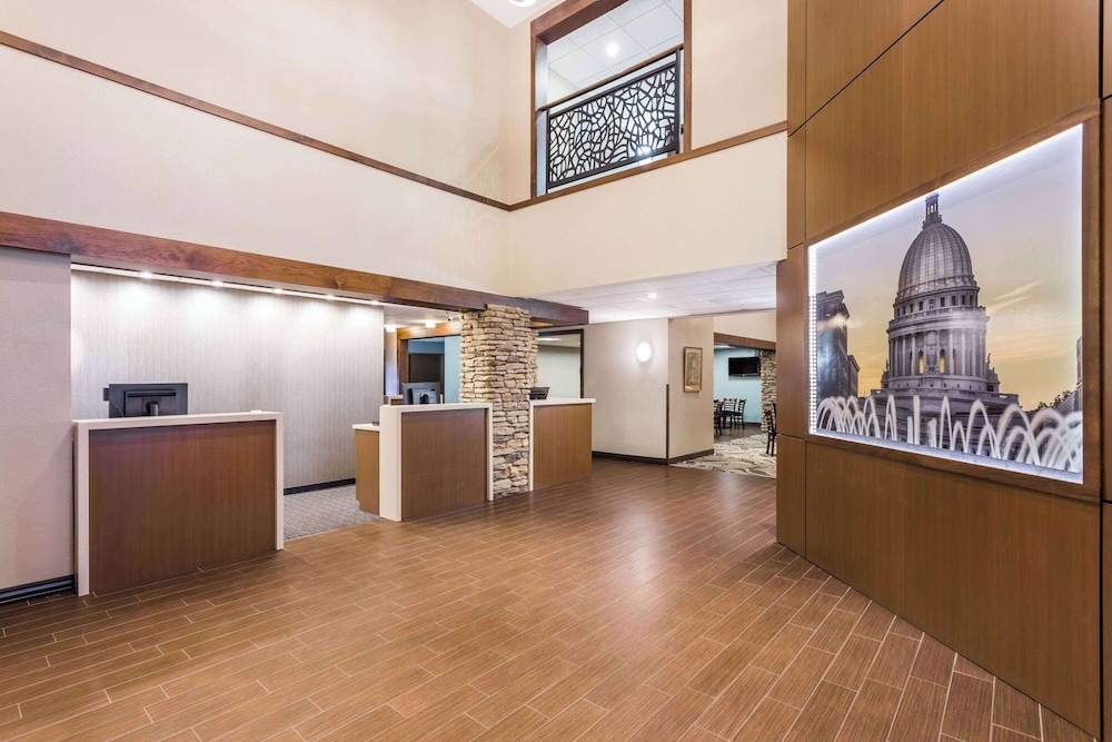 Imagen de los interiores del Hotel Wyndham Garden Madison Fitchburg. Foto 16