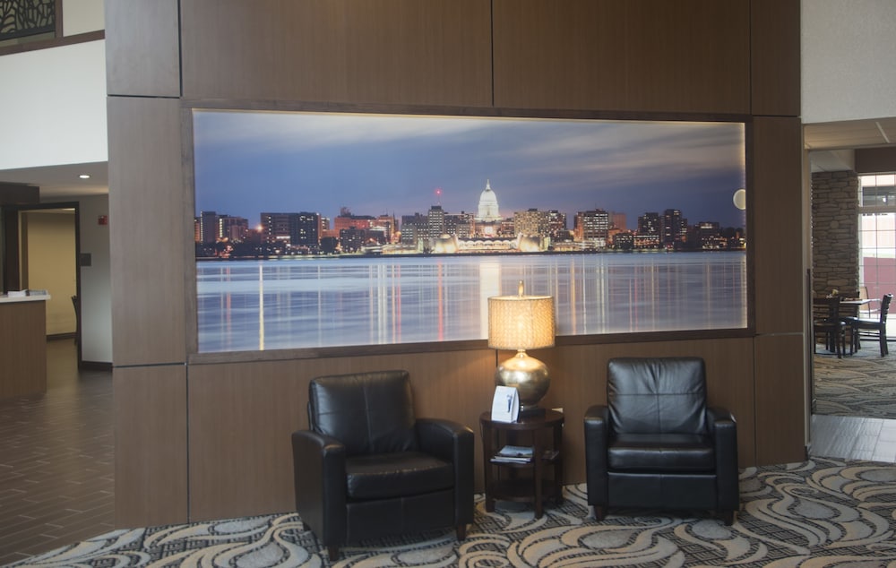 Imagen de los interiores del Hotel Wyndham Garden Madison Fitchburg. Foto 18