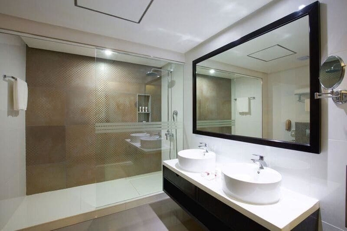 Imagen de la habitación del Hotel Wyndham Garden Manama. Foto 7